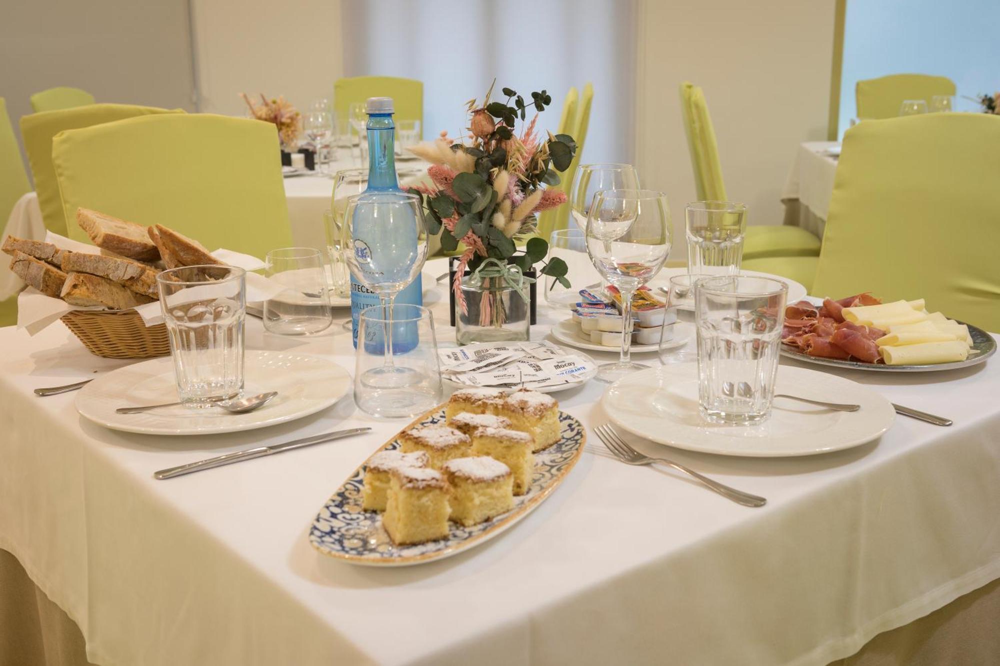 Hotel Roma Sarria Eksteriør billede